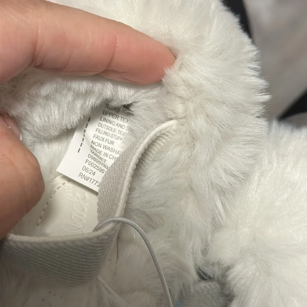 Silver faux Fur toddler Kids Shoes size small 5/6. Nwt